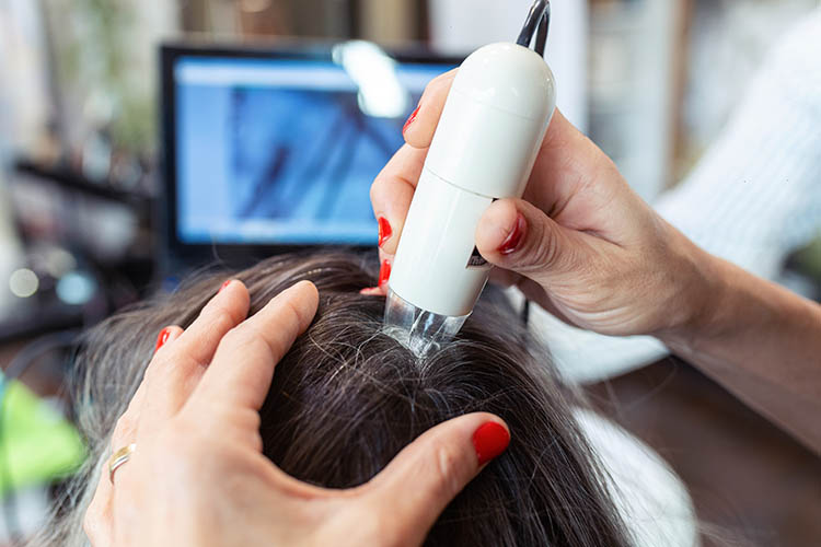 Comment se déroule un diagnostic capillaire ? Martinique<br>Diagnostic capillaire, Martinique<br>Traitement de cheveux, Martinique
